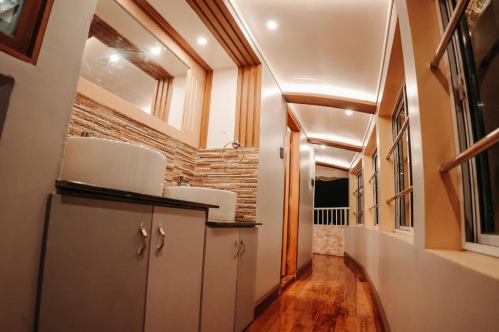 Alappuzha Venice Premium Houseboats Alleppey מראה חיצוני תמונה
